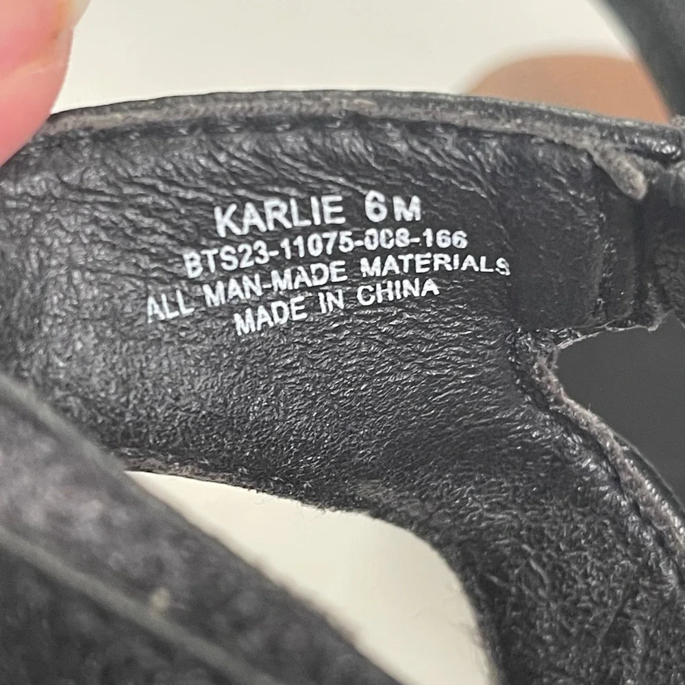 Baretraps Karlie Black Strappy Wedge Sandals Womens 6M Comfort